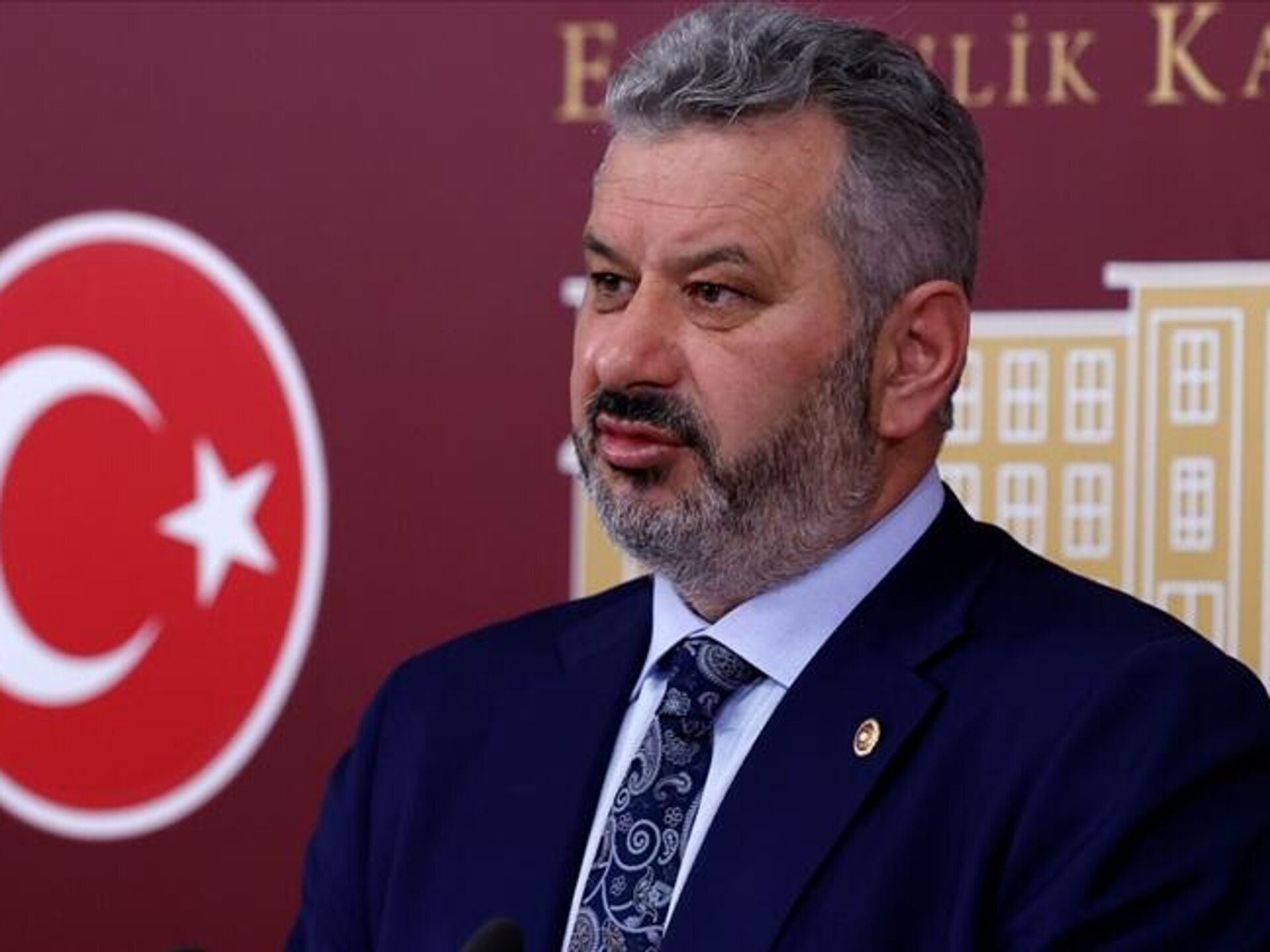 Turan: Tam bir siyasi dansözlük