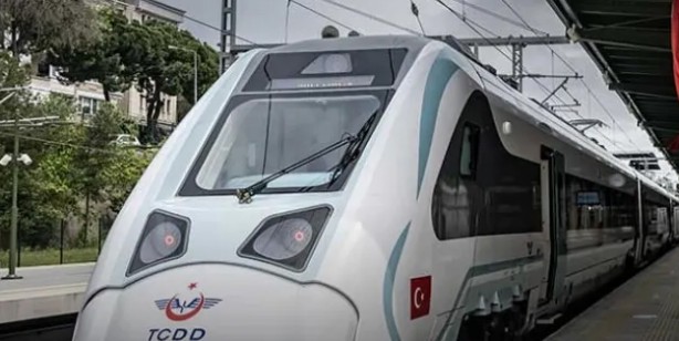 TÜRASAŞ'tan Milli elektrikli tren ilk seferini yaptı: 3'lü, 4'lü, 5'li ve 6'lı araç üretilebiliyor! Çok beğendik
