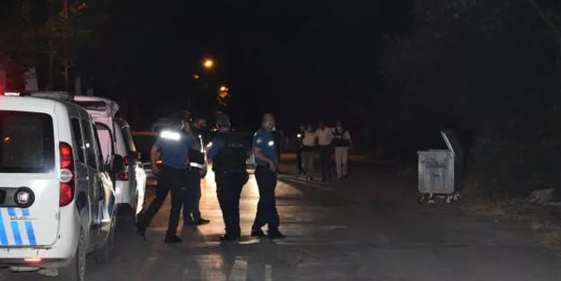 Türbe ziyareti yapanlar silahlı saldırıya uğradı