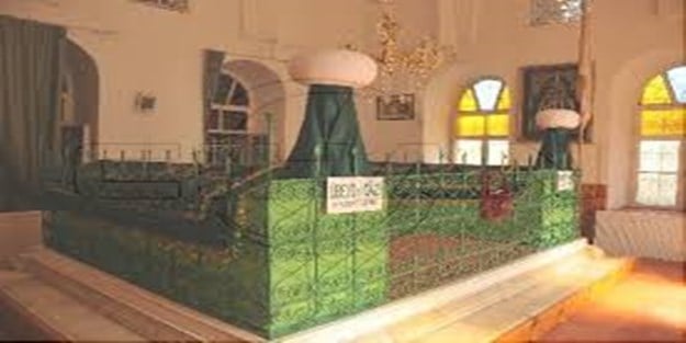Türbelerde kurban kesmek caiz midir?