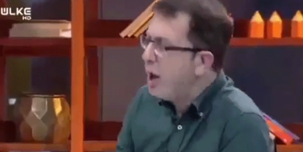 Turgay Güler 'İzmir Marşı' okudu