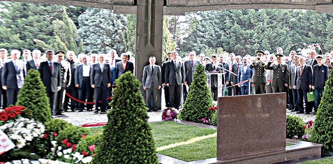 Özal rahmetle anıldı