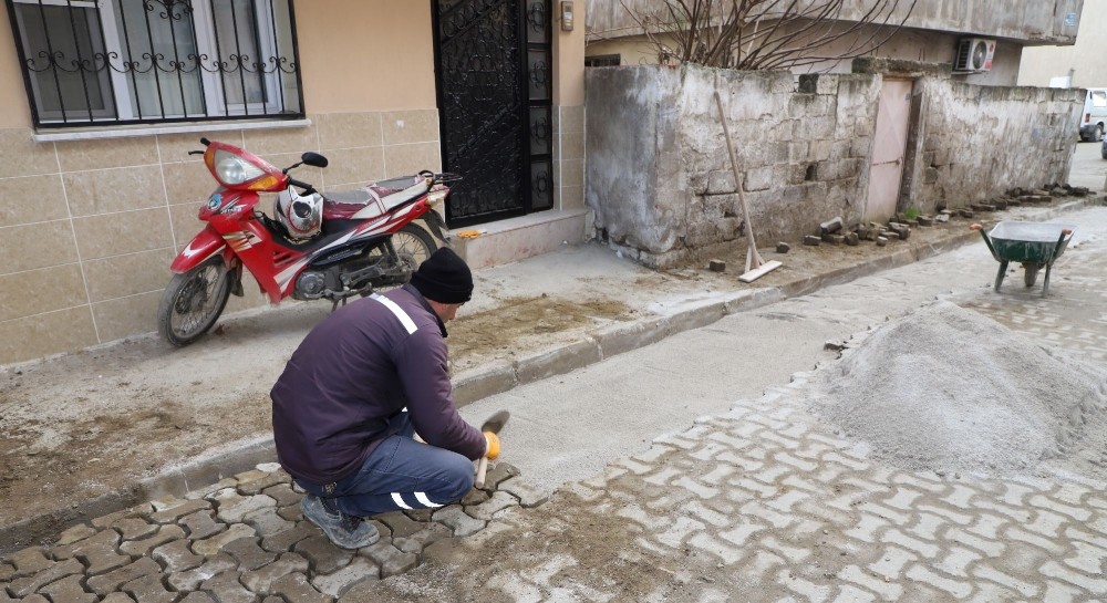 Turgutlu Belediye ekiplerinin saha çalışmaları 