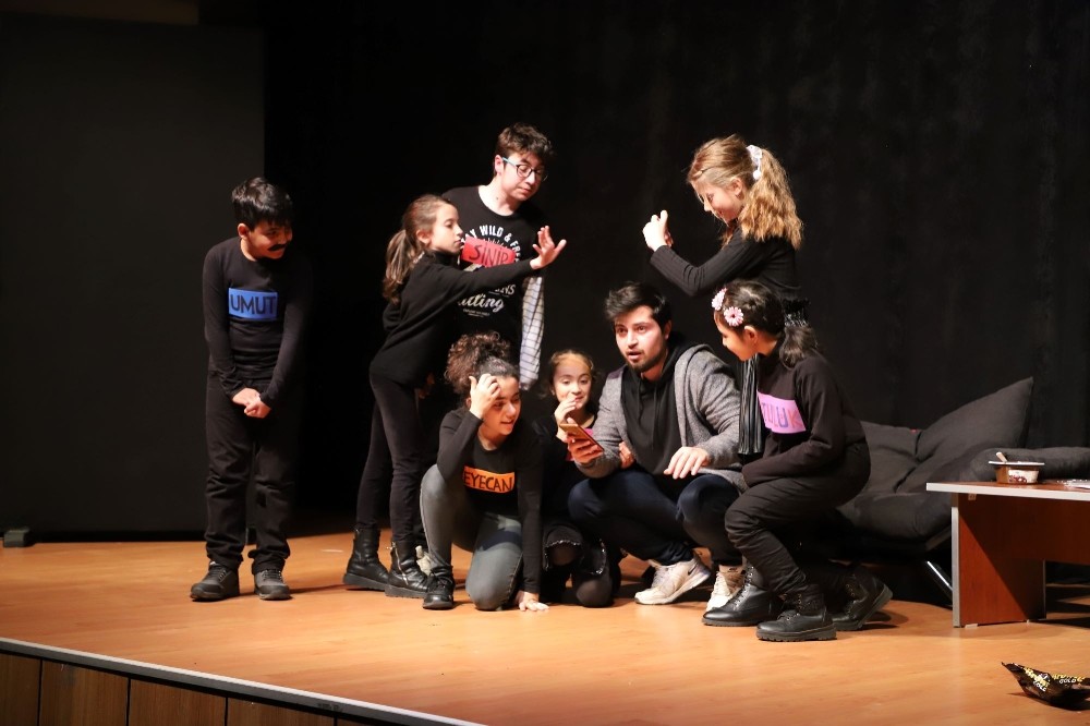 Turgutlu Belediyesi Çocuk Tiyatrosu Alaşehir’de sahne alacak 