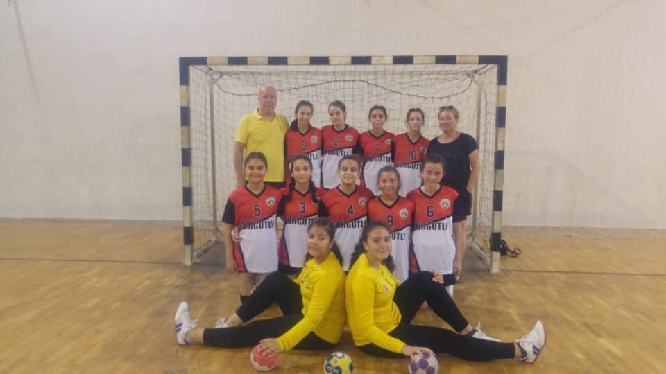 Turgutlu Belediyespor’un minik hentbolcuları Türkiye 4. oldu 