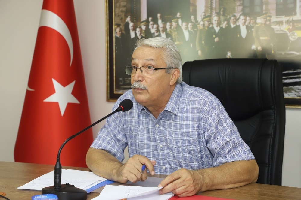 Turgutlu Kent Konseyi kadına şiddeti kınamak için toplanıyor 