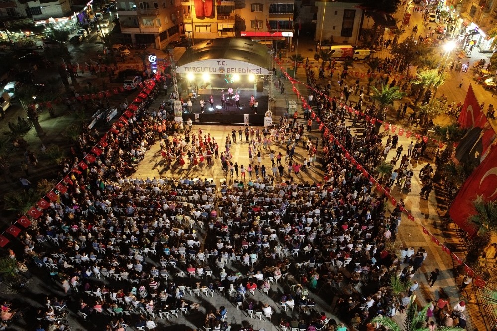 Turgutlu’da Balkan rüzgarı esti 