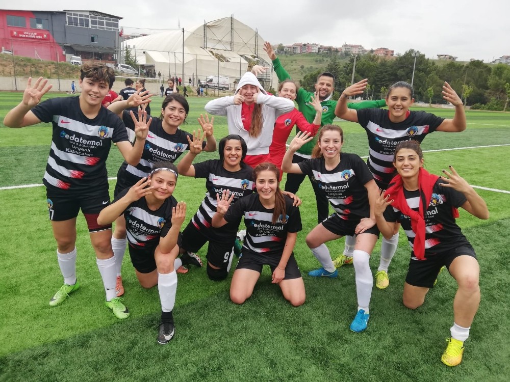 Turgutlu’nun kadın futbol takımı 2. Lig yolunda 