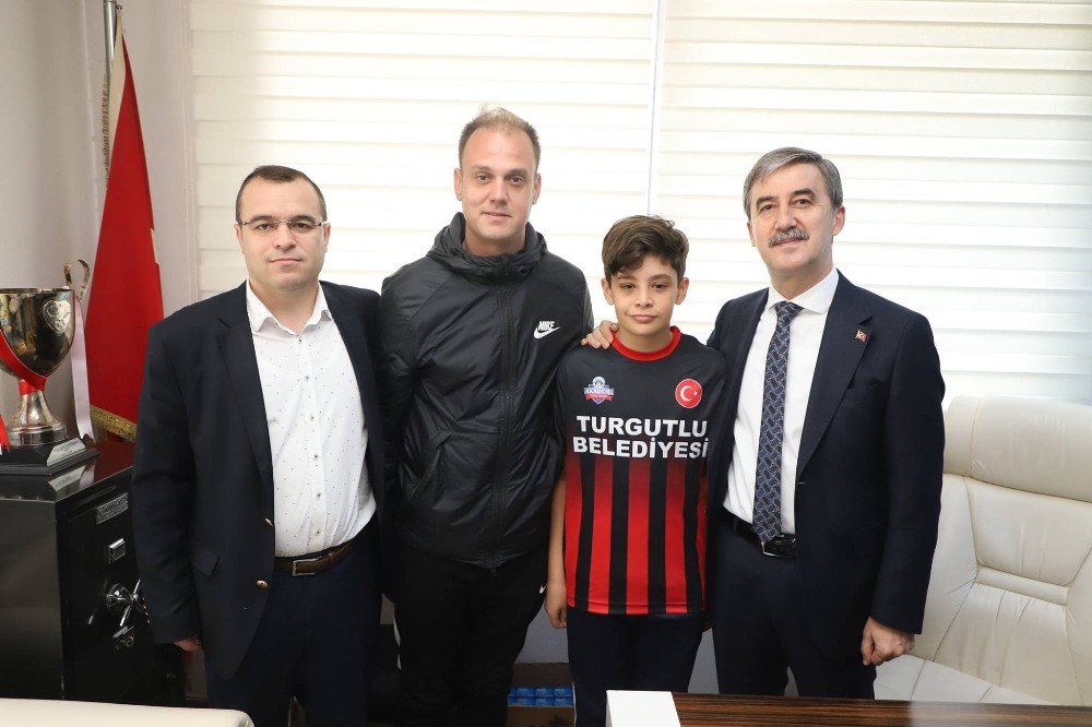 Turgutluspor’dan Fenerbahçe’ye transfer oldu 