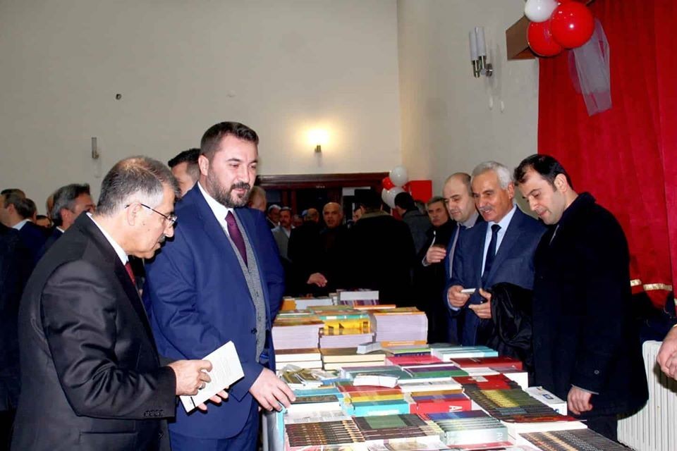 Turhal’da ilk kitap fuarı açıldı 