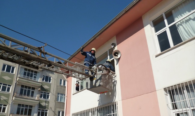 Turhal'da itfaiye ekiplerinden yangın tatbikatı yapıldı