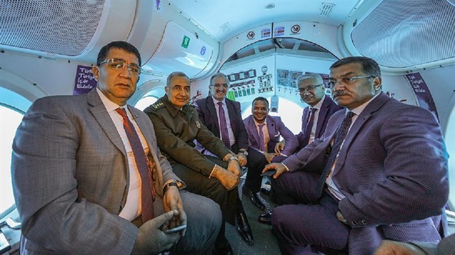 Turistik denizaltı hizmete başladı