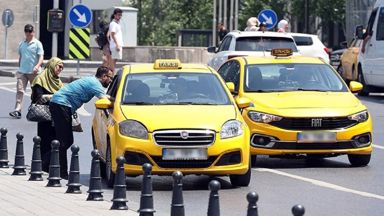 Turistin kredi kartından 400 bin lira çekmiş! 2 taksinin ruhsatı iptal edildi