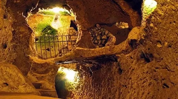 Turistler akın akın geliyordu! 1700 yıllık yer altı şehrine girişler yasak