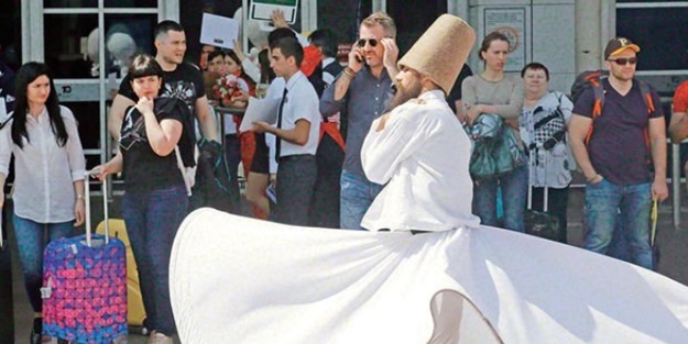 Turistlerin semazenle karşılanmasına tepki