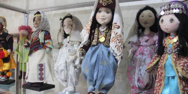 Turizm Bakanlığı bez bebek sanatçısı Şaziye İlgün: Geleneksel kıyafetlerle süslenen bebekler daha sağlıklı