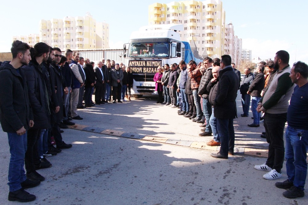 Turizm esnafından depremzedelere yardım 