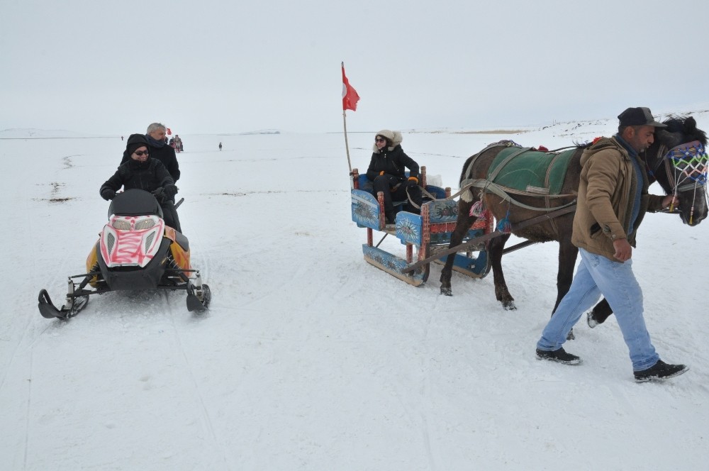 Turizmcilerin yeni rotası Çıldır Gölü 