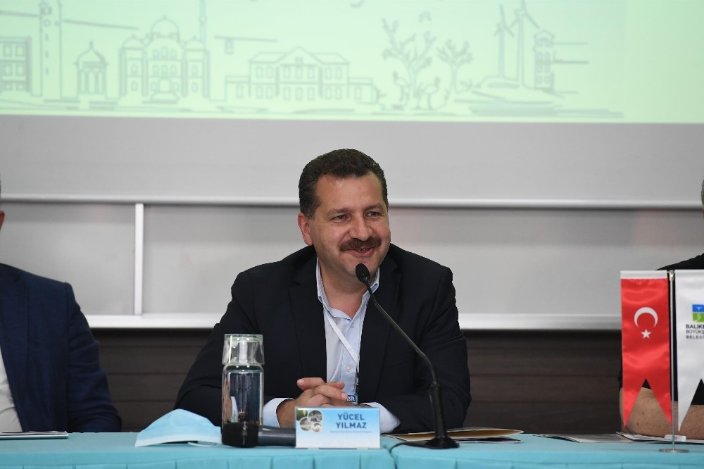 Turizmcilerle bir araya geldi 