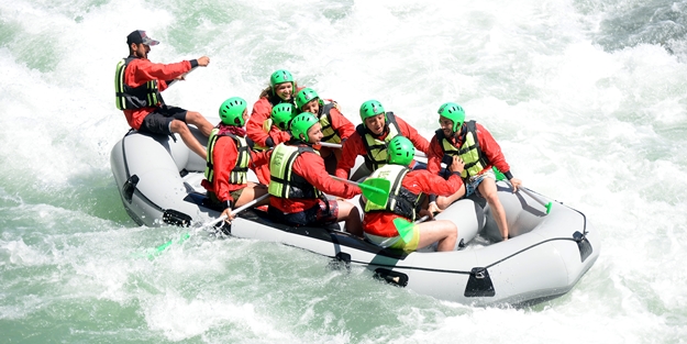Turizmin başkentinde rafting heyecanı