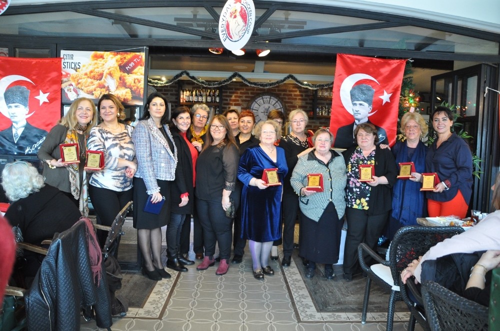 Türk Anneler Derneğinden yeni yıl kahvaltısı 