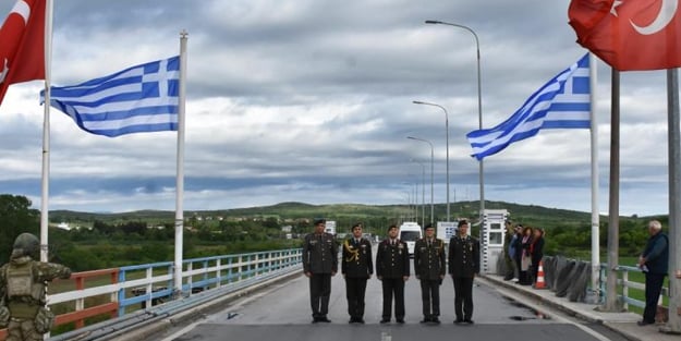 Türk askeri heyet Yunanistan'da: Milli Savunma Bakanlığı ziyaret edildi diyerek paylaşım yaptı