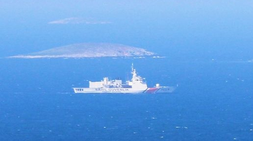 Türk askerinin Kardak’ta bekleyişi sürüyor