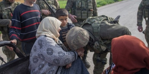 Türk askerleri gittikleri yerlerde sivilleri böyle hedef alıyor!