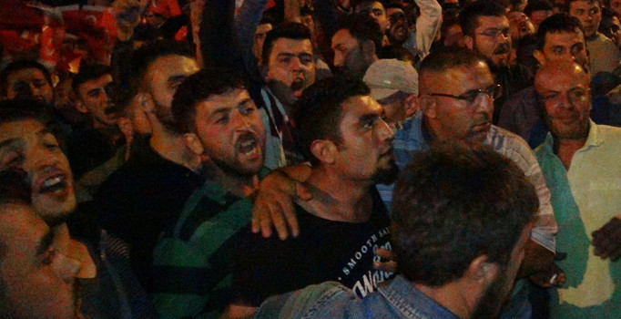 Türk Bayrağı yakıldığı iddiası