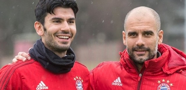 Türk Bayrağı yakılınca dayanamadı...