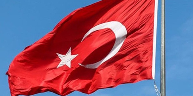 Türk Bayrağına alçak saldırı