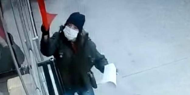 Türk bayrağına çirkin saldırı! Güvenlik kamerası anbean kaydetti