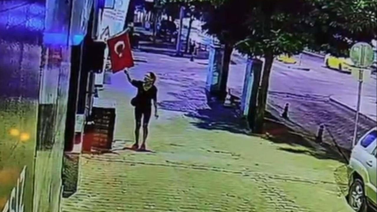 Türk bayrağını çakmak ile yakmıştı! Bayrak düşmanı provokatör tutuklandı