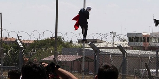 Bayrak indiren hainin cezası belli oldu!