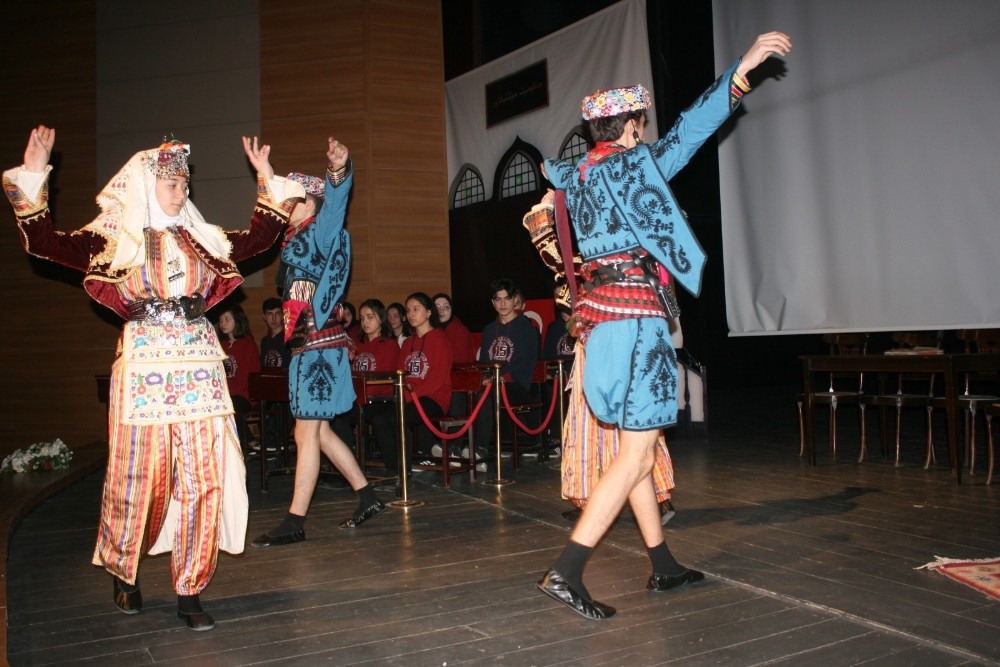 Türk Bayrakları ile andılar 