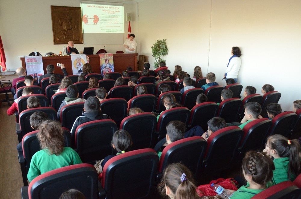 Türk Böbrek Vakfı Başkanı Timur Erk: “3 milyon obezitenin yüzde 60’ını çocuklar oluşturuyor” 