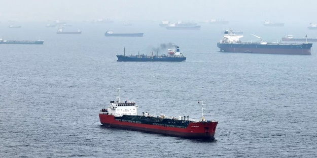 Türk boğazlarında bekletilen ham petrol yüklü gemiler hakkında açıklama: Söz konusu değil