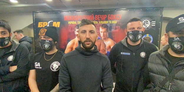 Türk boksörün maçı ertelendi! “Onu çok kötü döveceğim”