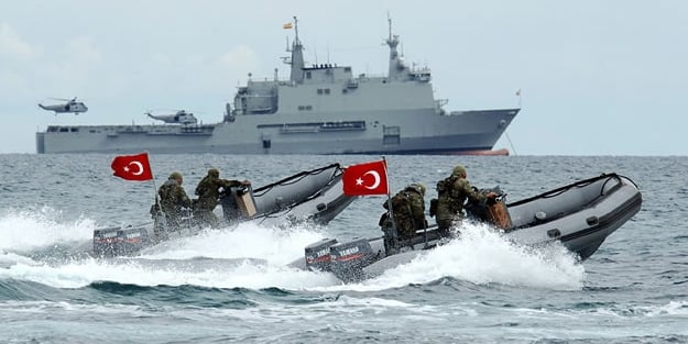Türk botları Marmaris'ten harekete geçti!