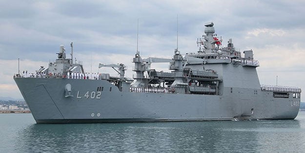 Türk çıkarma gemisi TCG Bayraktar o ülkede!