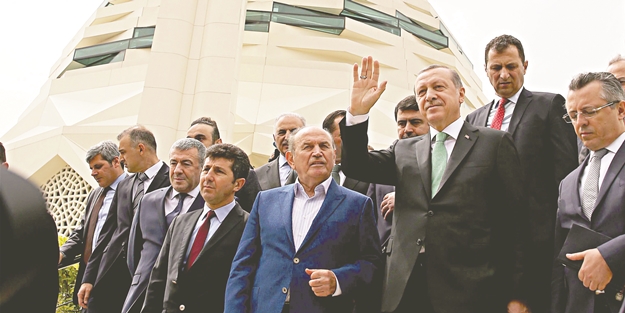 Türk devletine ihanet eden vatandaş vasfı taşıyamaz