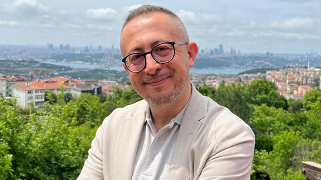 Türk Dizileri Toplumu Kendi Kimliğinden Uzaklaştırıyor: Değerlerimiz ekranda kayboluyor