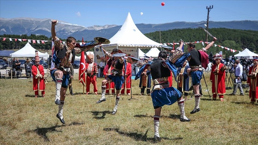 Türk Dünyası Ata Sporları Şenliği, Bursa'da başladı