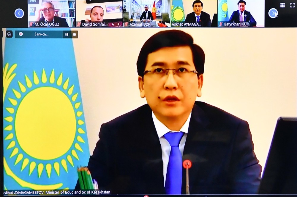 Türk dünyasından araştırmacılar, çevrimiçi konferansta bir araya geldi 