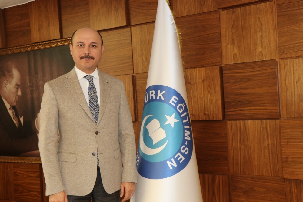 Türk Eğitim-Sen Genel Başkanı Geylan: “Şehitlerimizin eşleri ve annelerinin önünde saygıyla eğiliyoruz” 