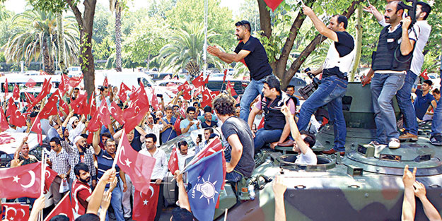 Türk ekonomisi dimdik ayakta