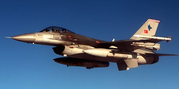 Türk F-16'ları Azerbaycan uçaklarıyla uçuş yaptı
