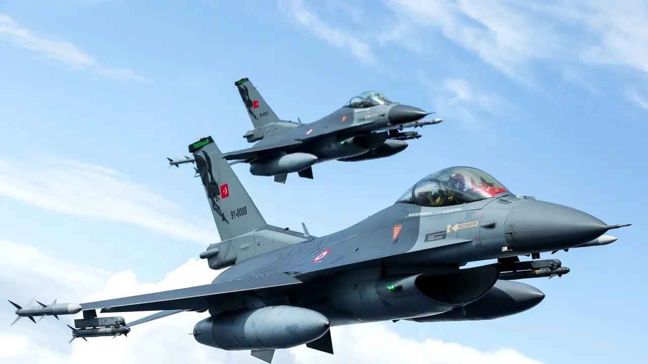 Türk F-16'ları Baltık'ta devriye gezdi! Rus savaş uçaklarının tespiti üzerine NATO ülkeleri alarmda!