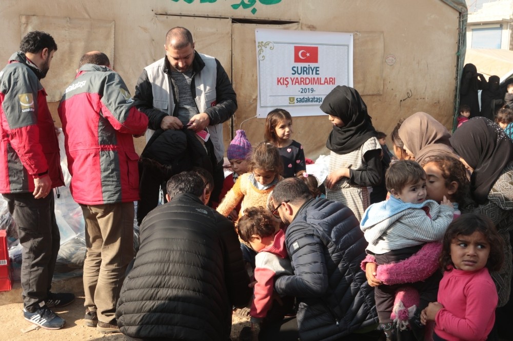 Türk hayırseverlerden İdlib’e kış yardımı 
