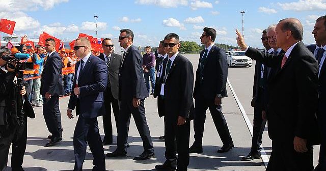 Türk işçilerden Cumhurbaşkanı Erdoğan'a sevgi gösterisi